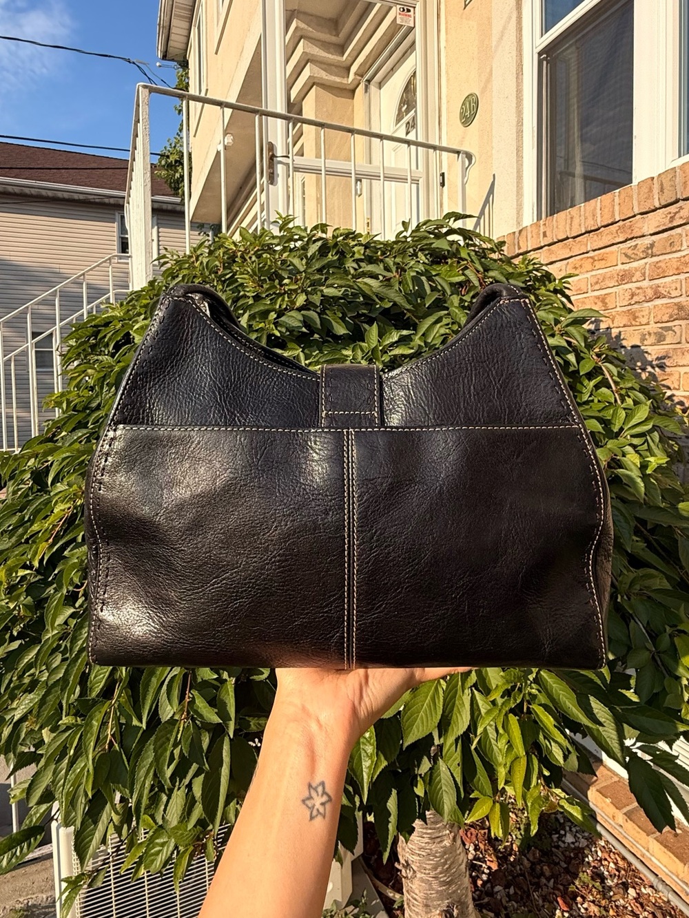 Fossil Black Leather Double-Handle Shoulder Bag - Picture 4 of 7